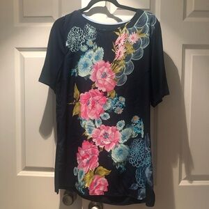 Chico's Blue Graphic Short Sleeve Tee/Coverup with Pink Floral Design